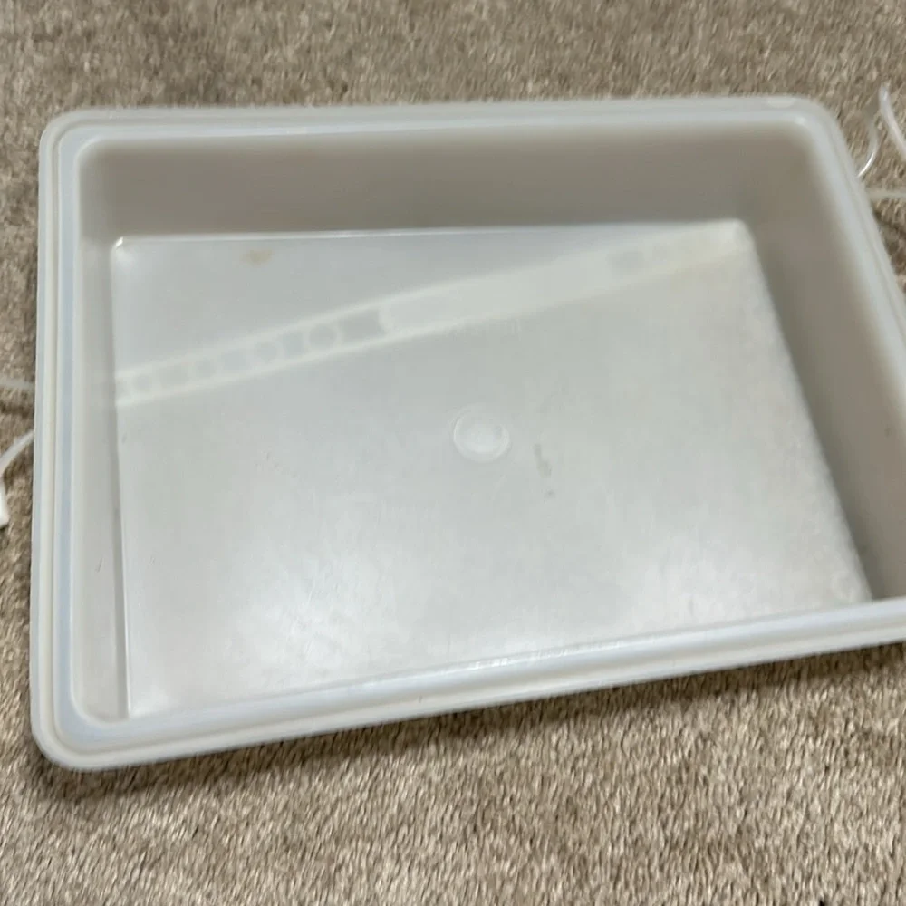 Vintage Tupperware white Cake Carrier Rectangular With Handle